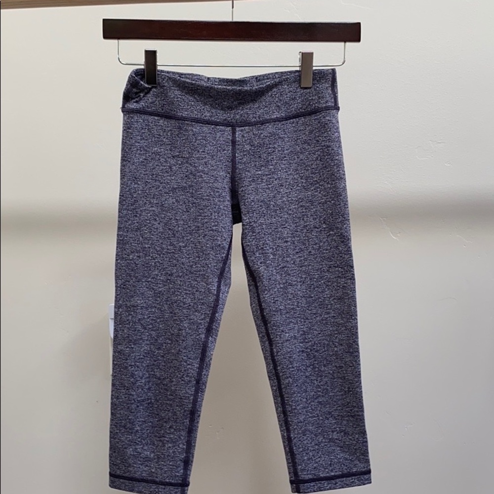 Ivivva girls size 12 heathered crop leggings.